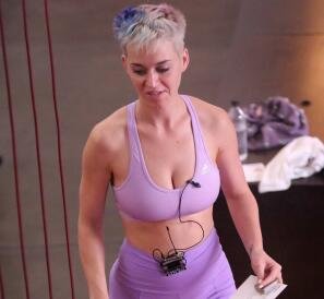 why are purple yoga pants popular