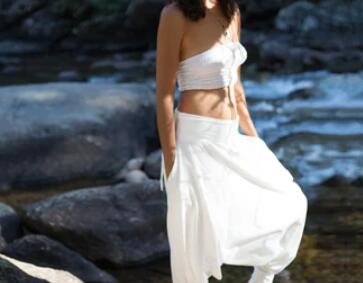 white yoga pants for women and men