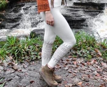 white yoga pants with pocket